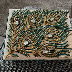 Jewelry box